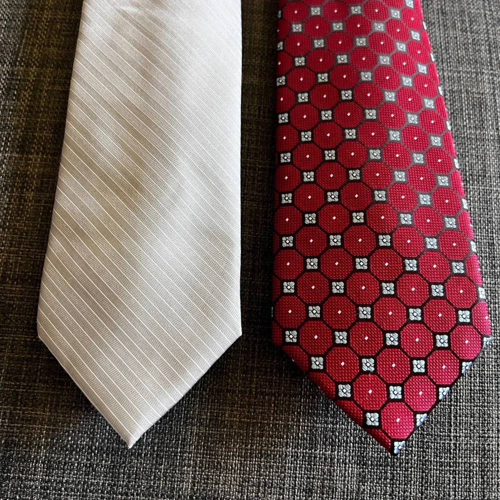 Club Room Regular Neck Tie Set 2 Red‎ Gray Geometric Striped Silk Blend NWT 0325